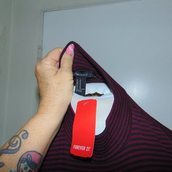 Forever 21 Burgundy Black Striped Knit Sweater Medium Fitted Dress Short Sleeve - Picture 8 of 12